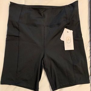 JustFab 6.5” Biker Shorts w Pocket